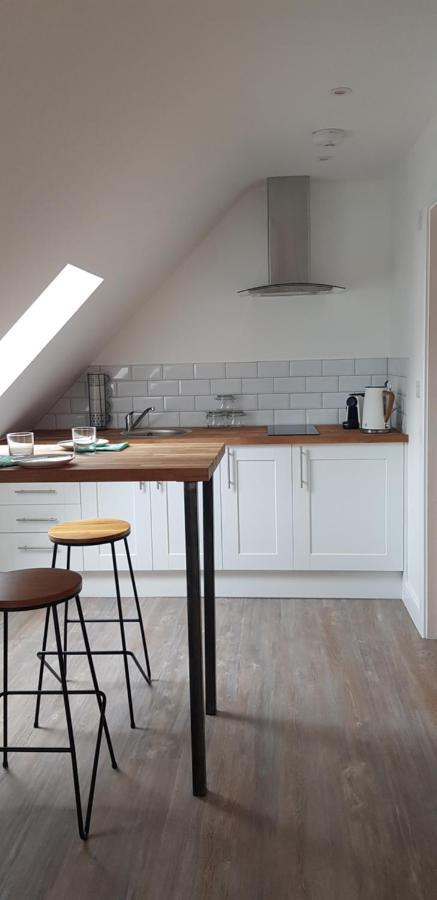 Lauriston Apartment *